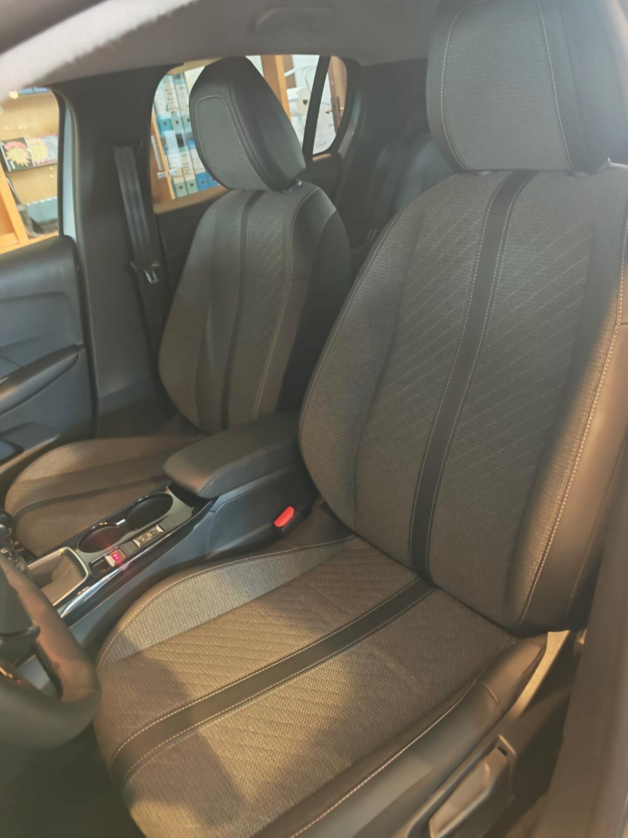 Peugeot 208 PureTech 100 Stop&Start 5 porte Allure