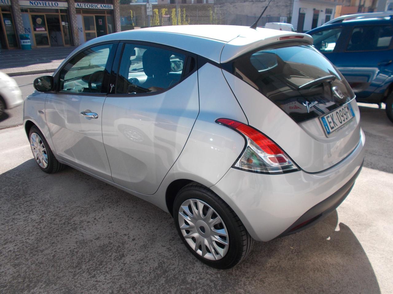 Lancia Ypsilon 1.2 69 CV 5 porte S&S Gold
