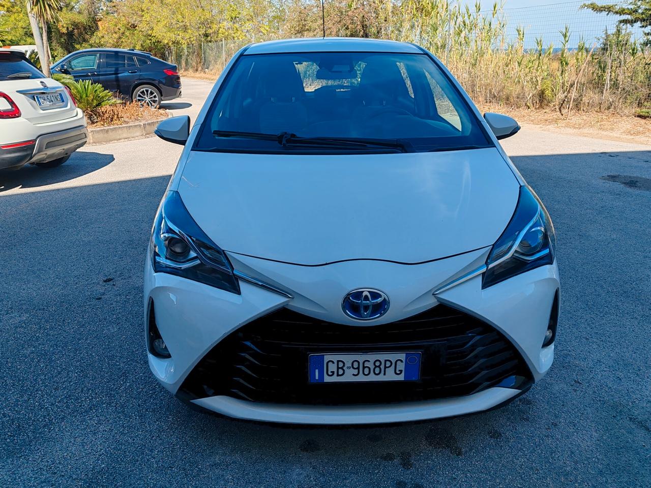 Toyota Yaris 1.5 Hybrid Business