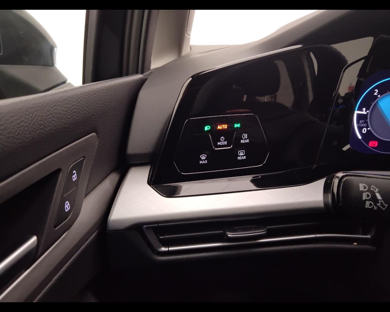 VOLKSWAGEN Golf VIII 2020 Variant - Golf Variant 2.0 tdi Life 115cv dsg