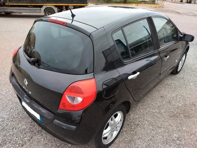Renault Clio Storia 1.2 16V 5 porte GPL Dynamique