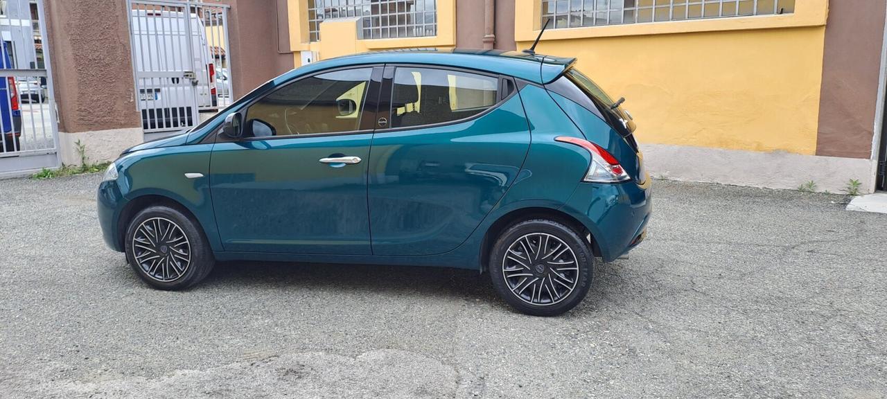 Lancia Ypsilon 1.0 FireFly 5 porte S&S Hybrid Ecochic Gold KM. 18.000 CERTIFICATI - AUTO PER NEOPATENTATI!
