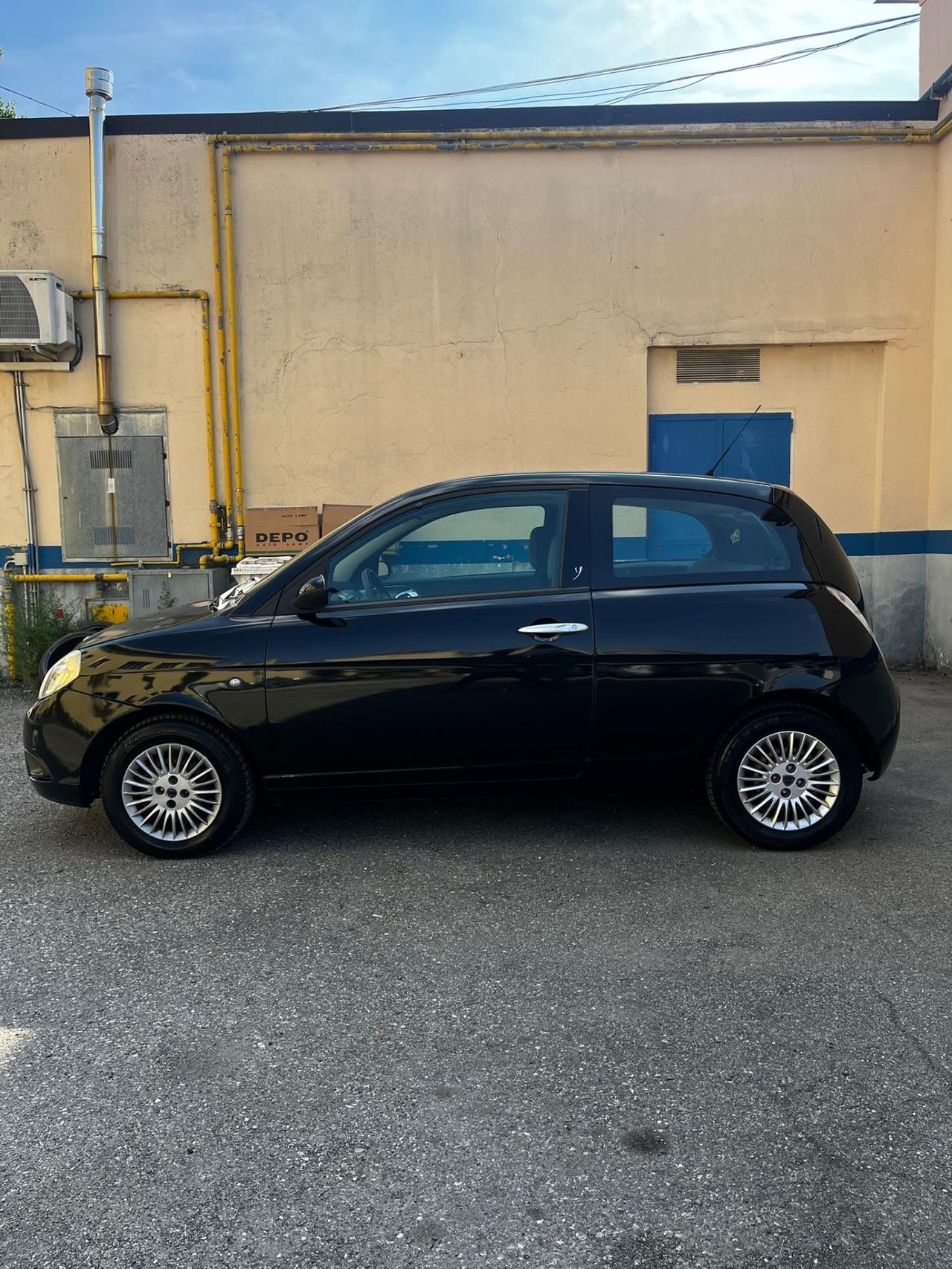 Lancia Ypsilon 1.2 Modamilano
