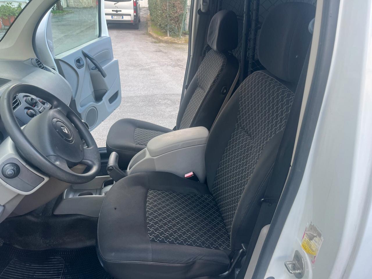 Renault Kangoo 1.5 dCI Cv 70 Km 80,000 Da Vetrina