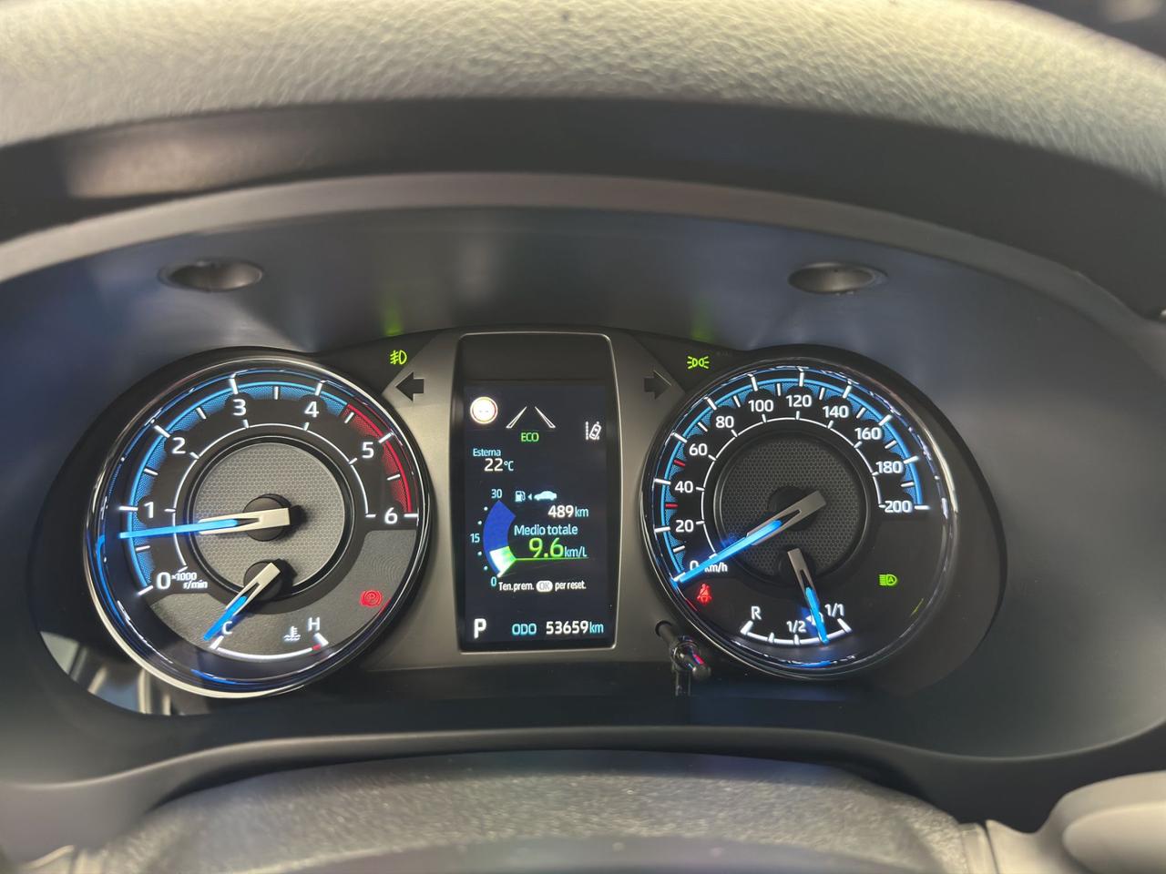 Toyota Hilux 2.8 d-4d 48V double cab Invincible