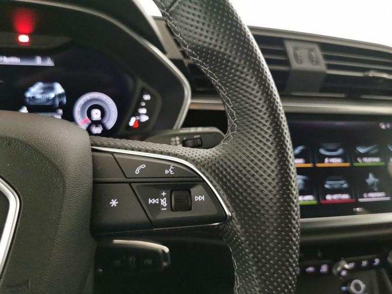 Audi Q3 45 2.0 tfsi Identity Black quattro 245cv s-tronic