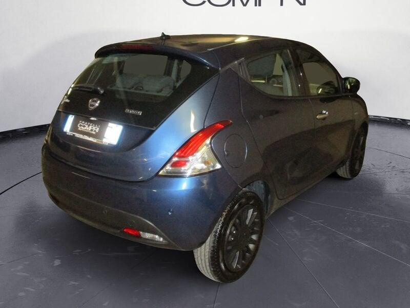 Lancia Ypsilon Ypsilon 1.0 FireFly 5 porte S&S Hybrid Ecochic Silver