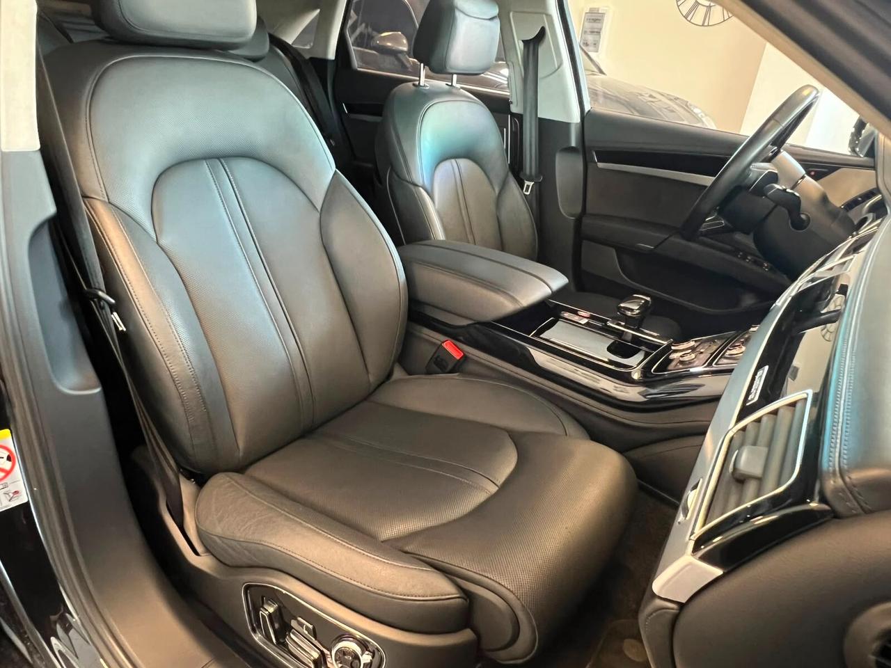 Audi A8 S8 4.0 TFSI quattro tiptronic plus