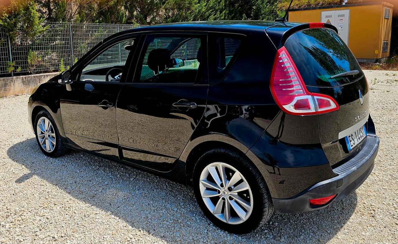 Renault Scenic Scénic X-Mod 1.9 dCi 130CV Dynamique