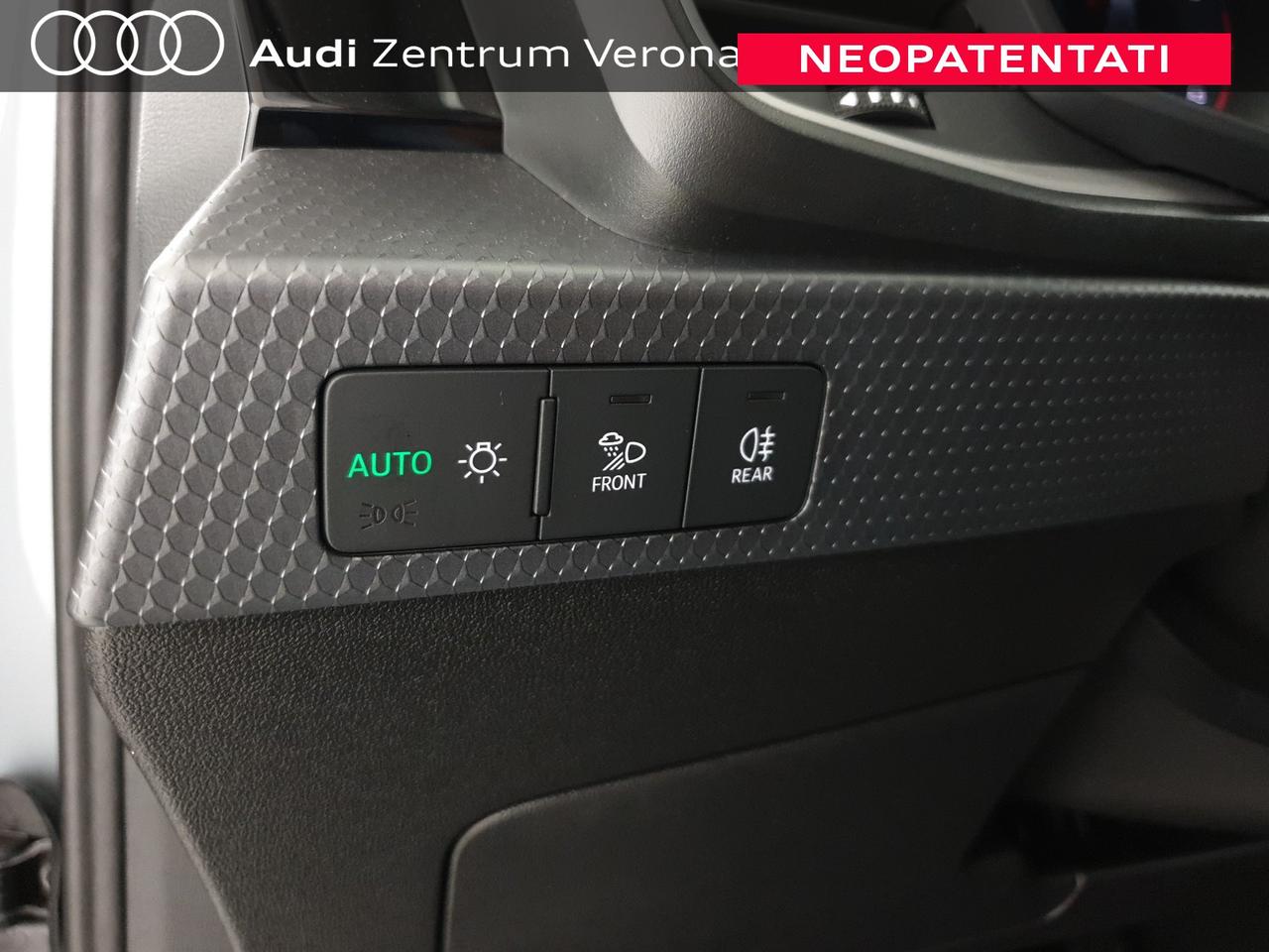 Allstreet 30TFSI 116CV S tronic Identity Contrast