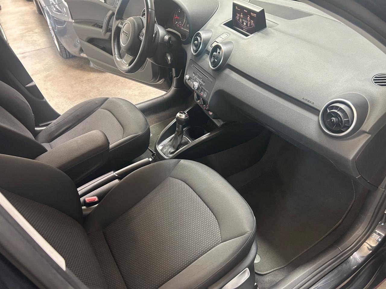 Audi A1 SPB 1.6 TDI 90cv S tronic Attraction neopatentati