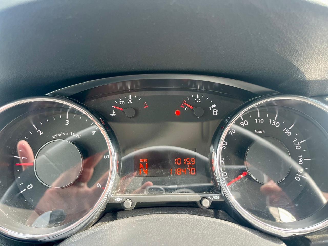 Peugeot 3008 1.6hdi 2012 118.000km cambio robotizzato perfetta