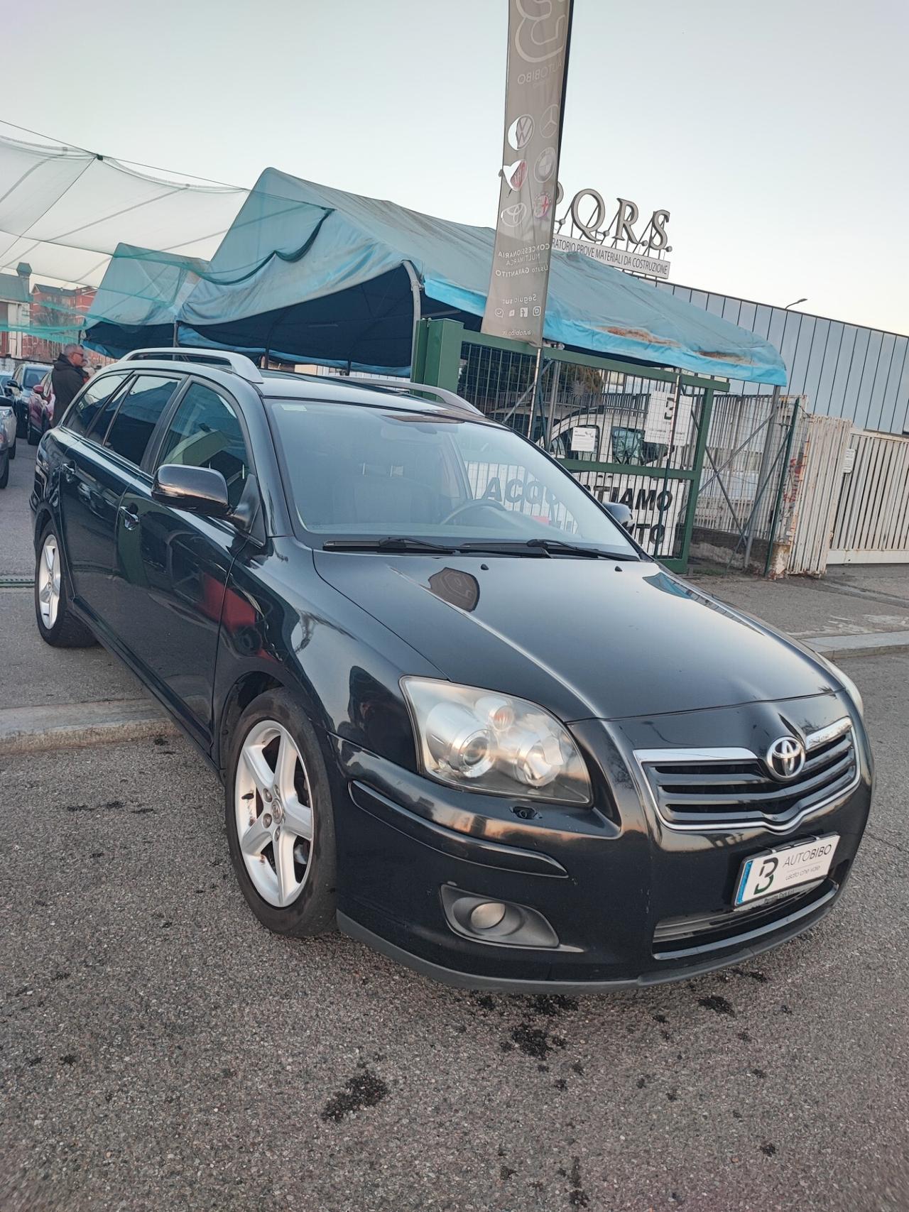 Toyota Avensis 2.0 D-4D 16V Station Wagon