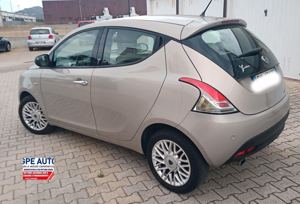 Lancia Ypsilon 1.2 69 CV 5 porte Platinum - 5 posti