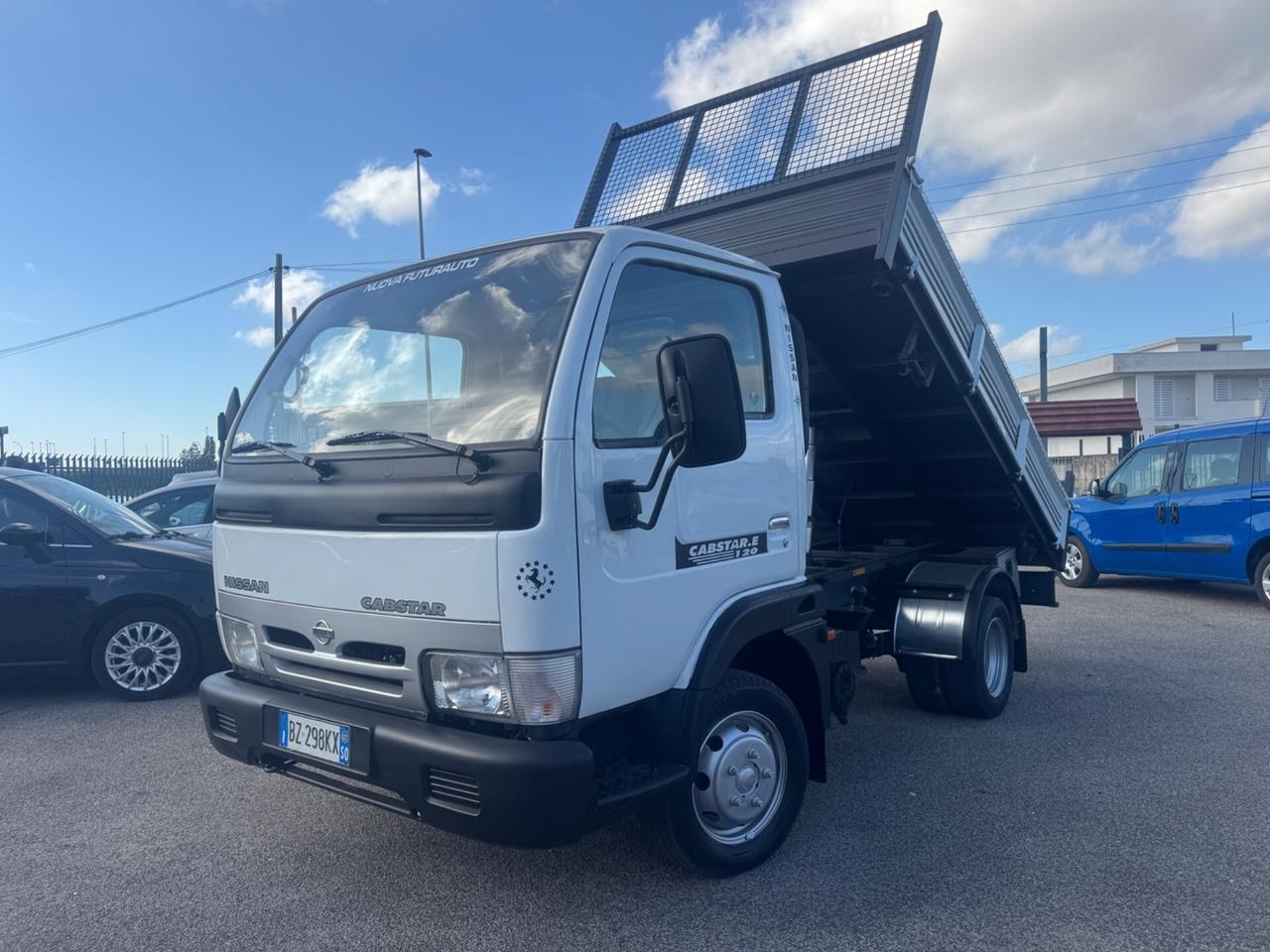Nissan Cabstar 3.0 TDI Ribaltabile Trilaterale