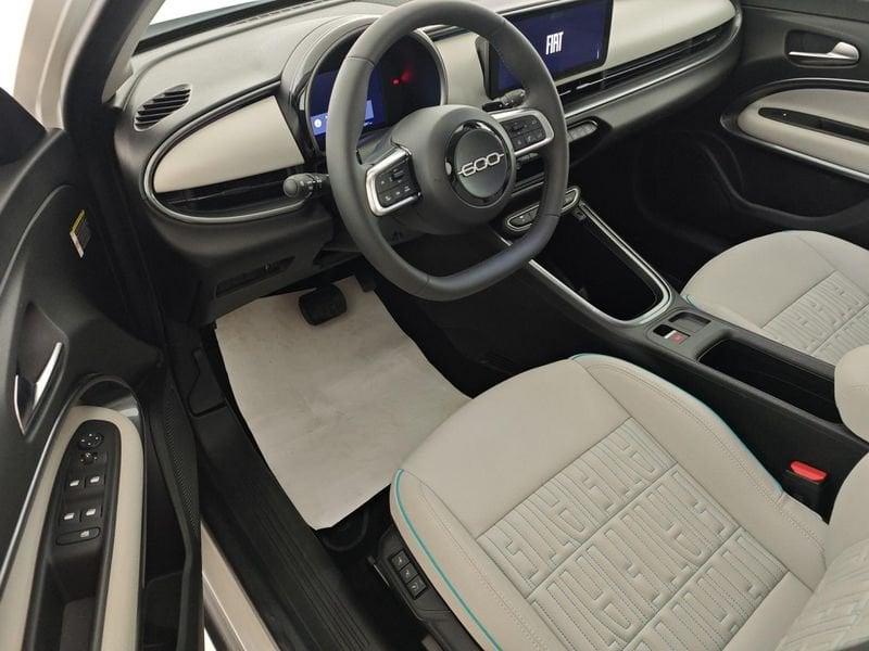 FIAT 600 Hybrid 110 CV DCT MHEV La Prima