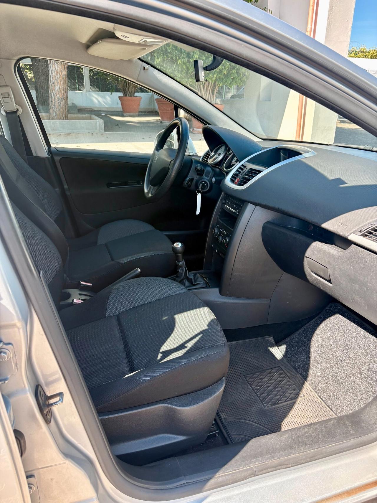 Peugeot 207 1.4 HDi 68CV 5p. X Line