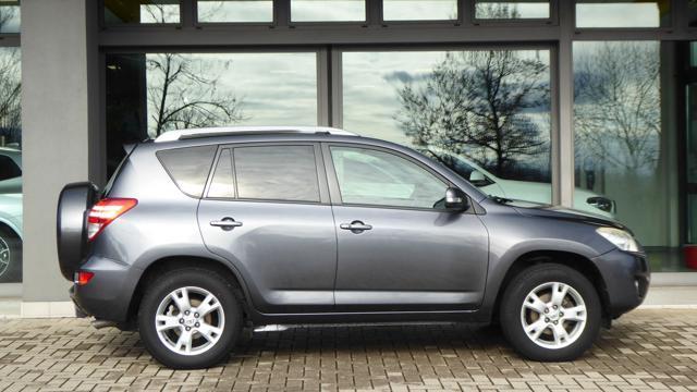 TOYOTA RAV 4 2.2 D-4D 150 CV DPF Luxury