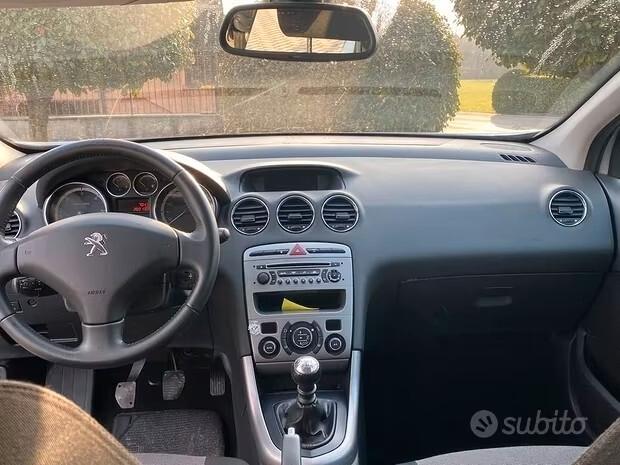 Peugeot 308 1.6 8V e-HDi 112CV Stop&Start robotiz. 5p. Allure
