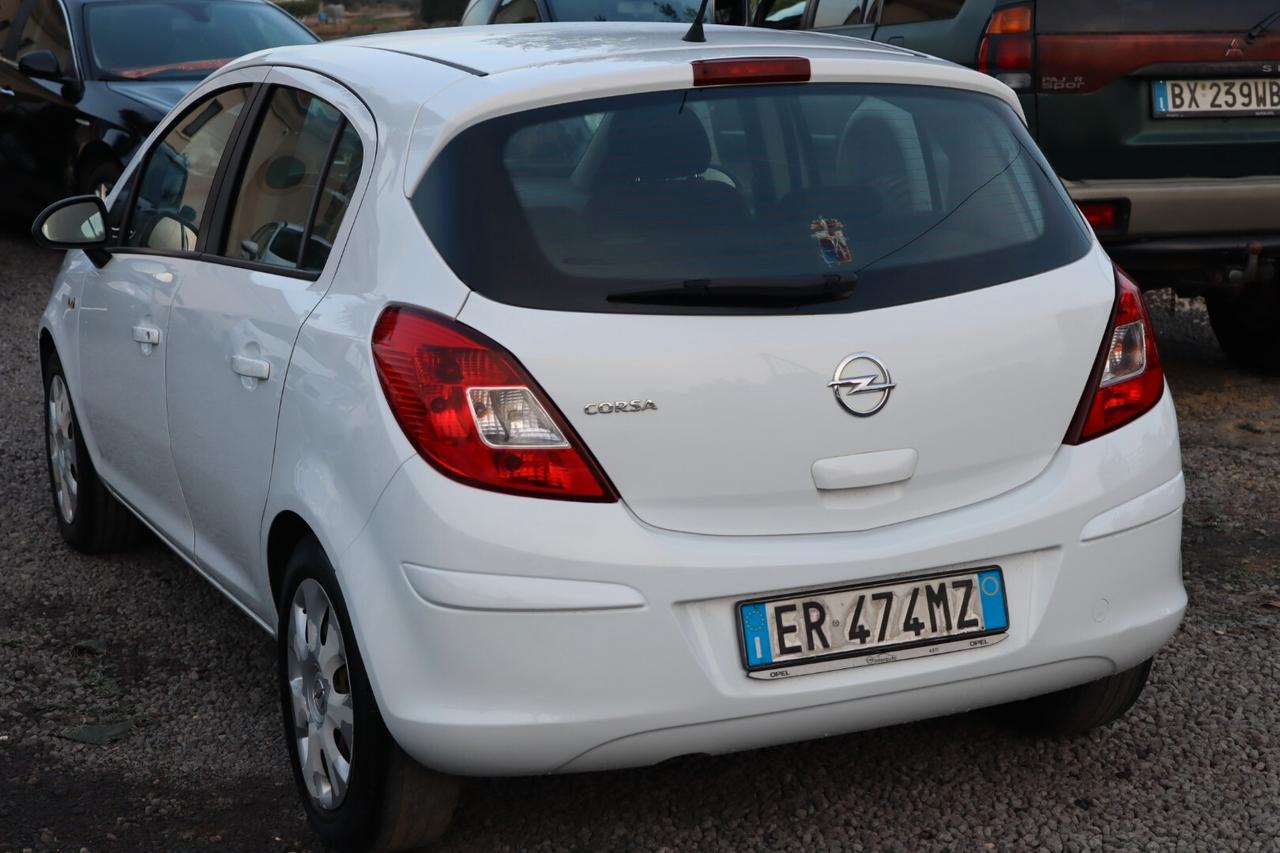 Opel Corsa 1.2 5 porte Sport