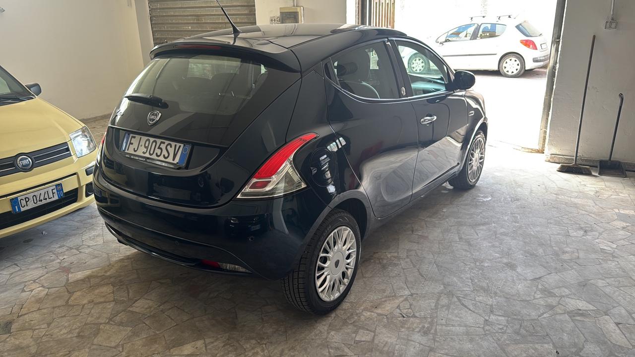 Lancia Ypsilon 1.2 69 CV 5 porte GPL Ecochic Gold