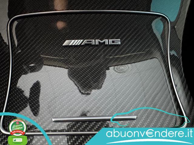 MERCEDES-BENZ GLC 300 4Matic EQ-Boost AMG Premium Plus CARBON LOOK