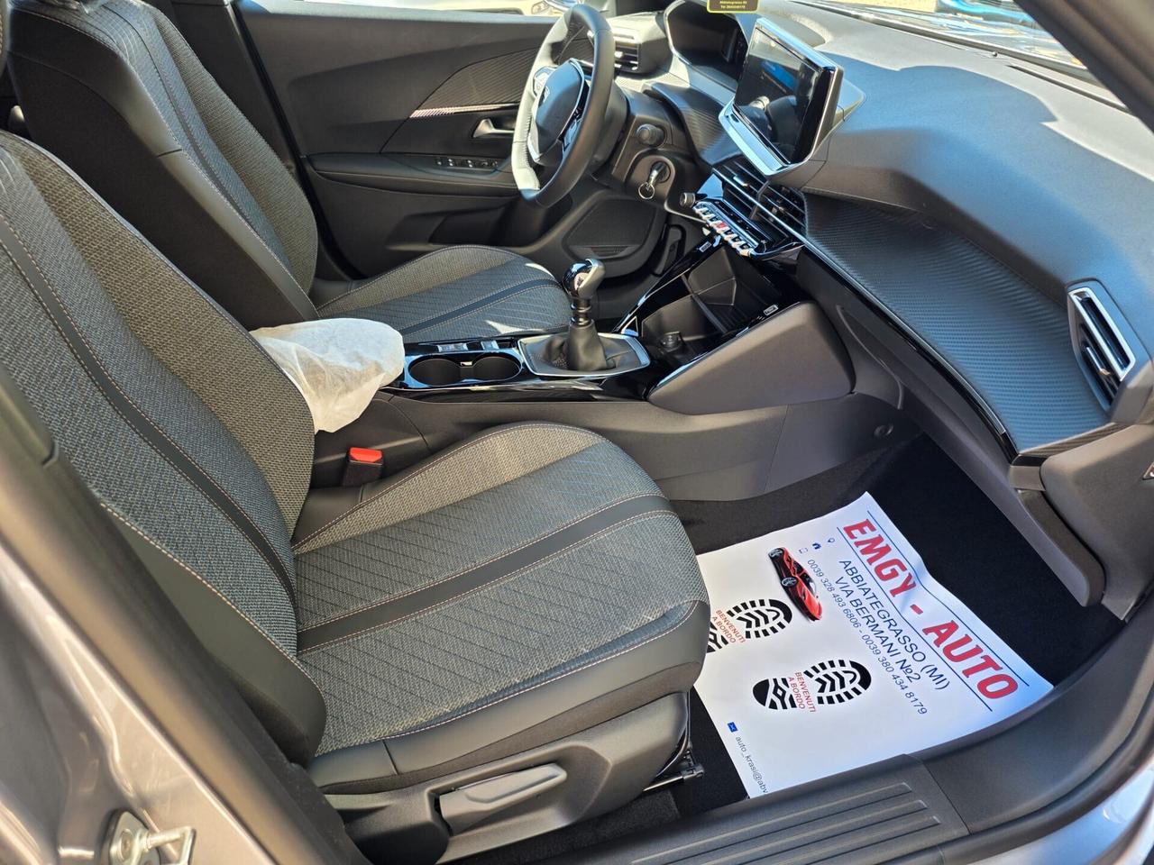 Peugeot 2008 Puretech 100cv. Allure 1.2 b. KM. 0