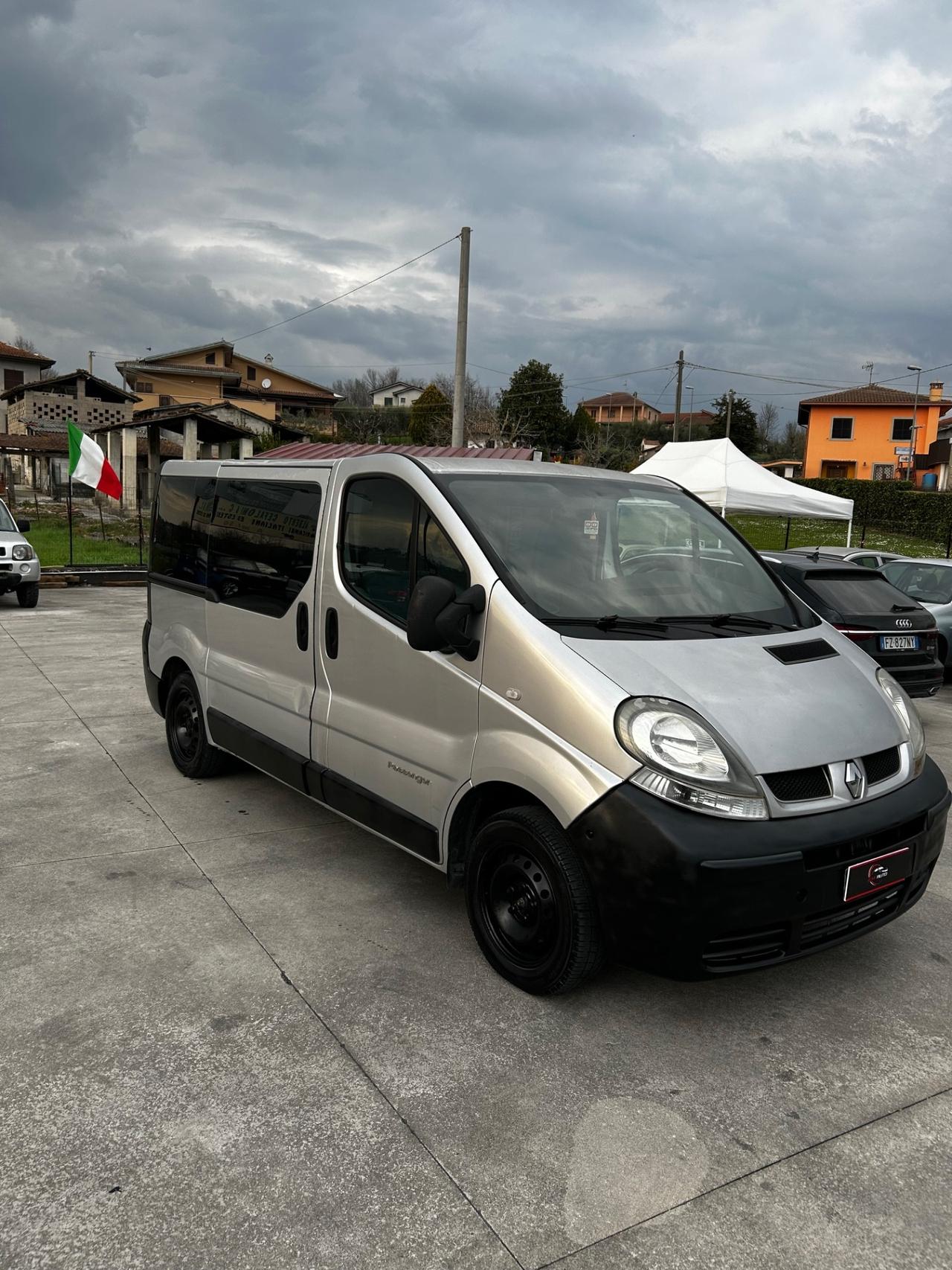 Renault Trafic T29 2.0 dCi/115 PL-TN Passenger Confort