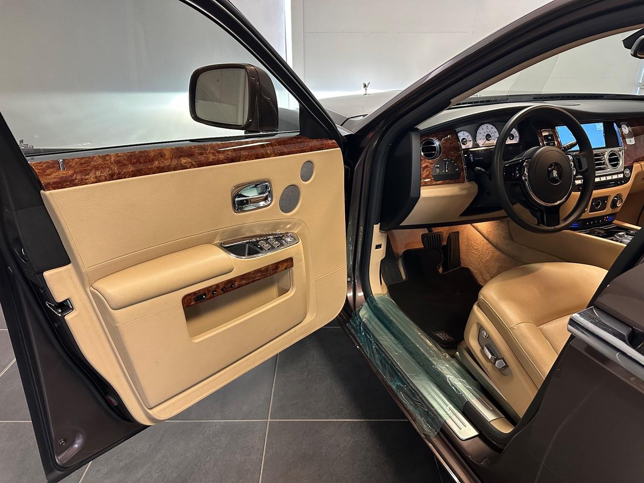 ROLLS ROYCE GHOST 6.6 V12 571CV PERMUTE