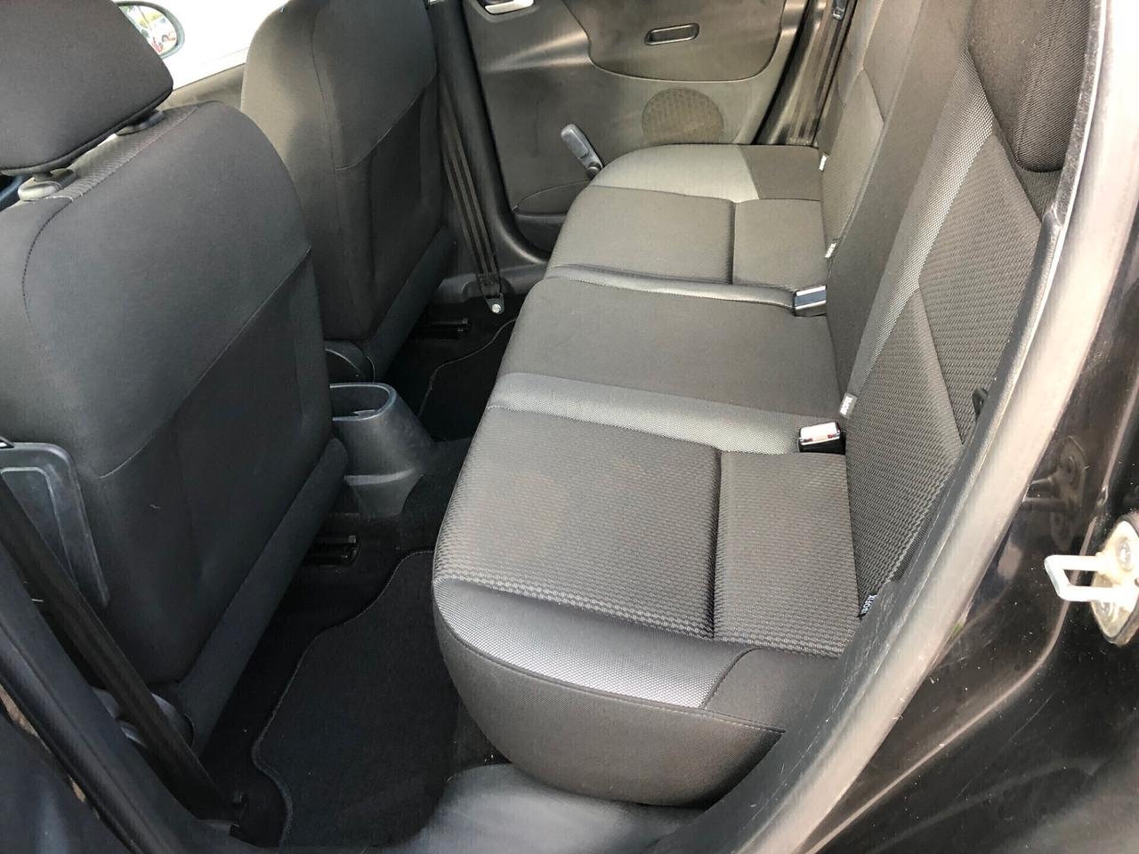 Peugeot 207 1.4 hdi autocarro n1