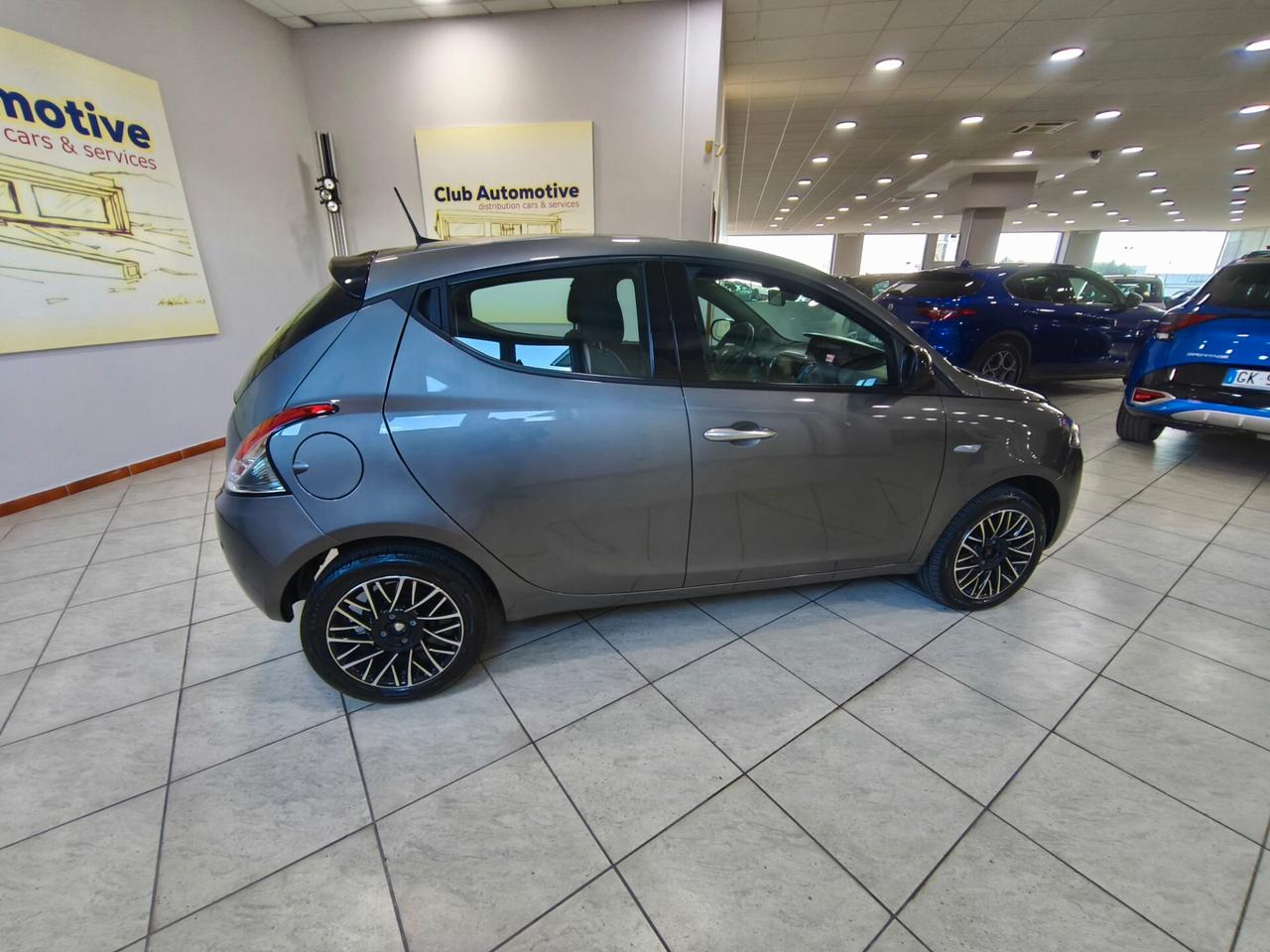 Lancia Ypsilon 1.0 FireFly 5 porte S&S Hybrid Gold Plus