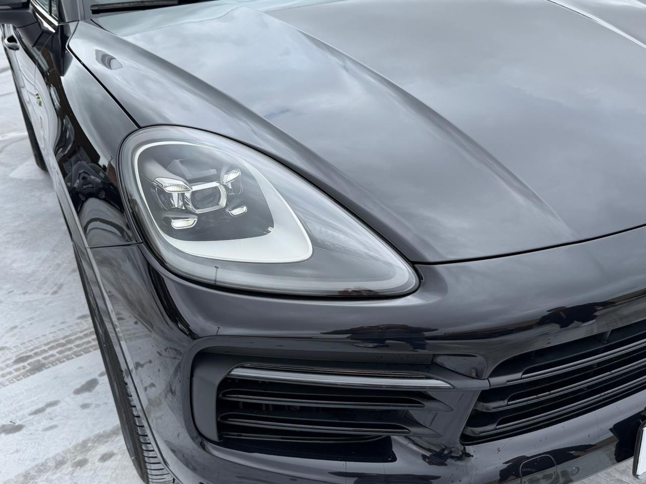 Porsche Cayenne Coupé 3.0 V6 E-Hybrid Platinum Edition