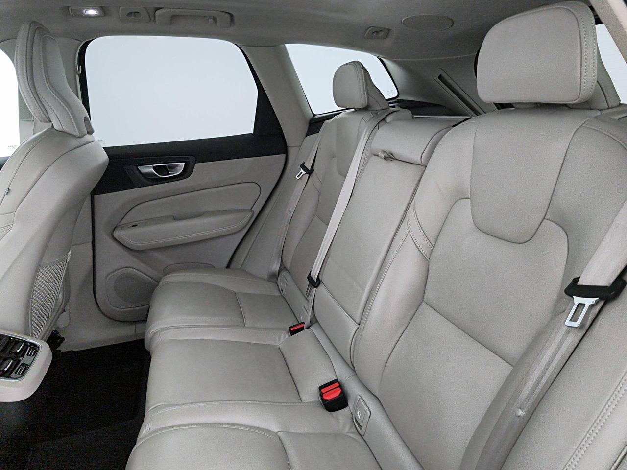 VOLVO XC60 N1 2.0 B4 d Ultimate Dark awd