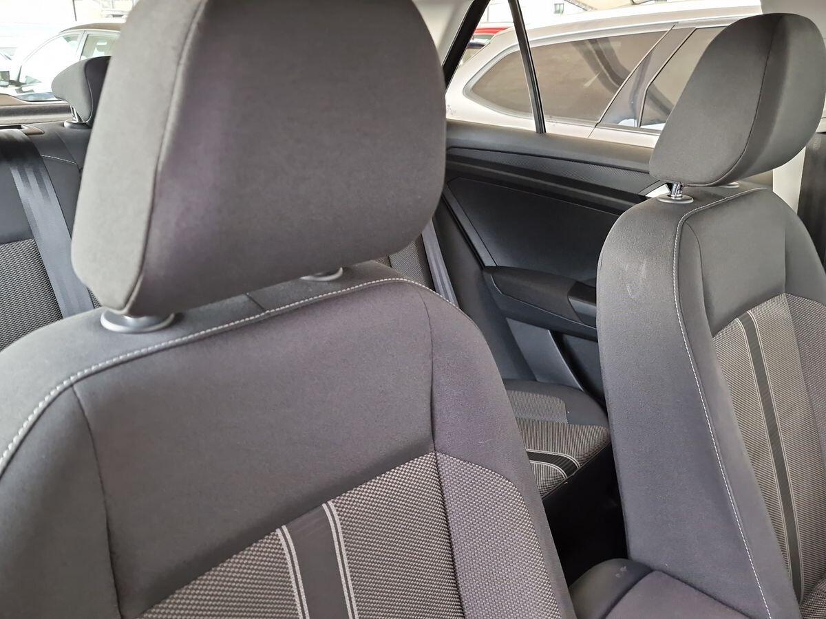 VOLKSWAGEN T - ROC 1.0 T STYLE