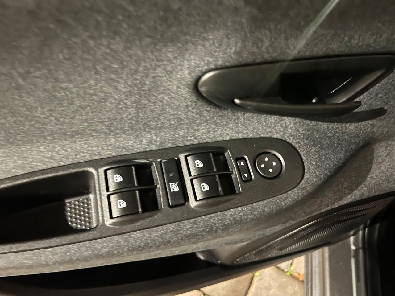 Lancia Ypsilon 1.0 FireFly 5 porte S&S Hybrid Silver