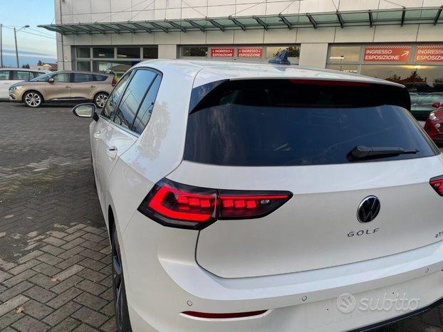 VOLKSWAGEN Golf 1.5 eTSI 150 CV DSG Style
