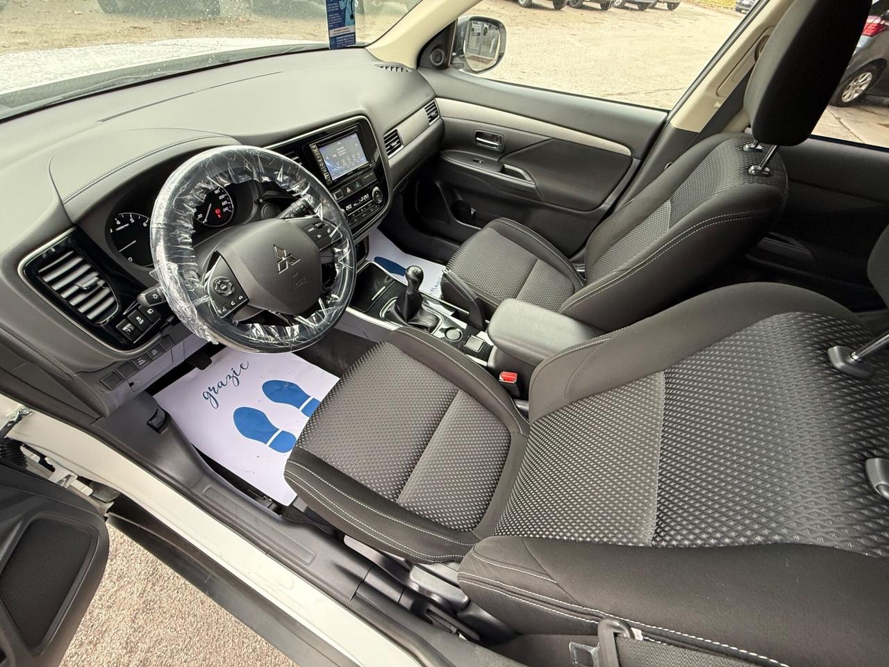 Mitsubishi Outlander 2.0 MIVEC 2WD Intense