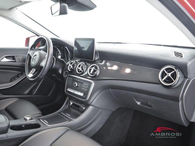 MERCEDES-BENZ GLA 200 Automatic Premium