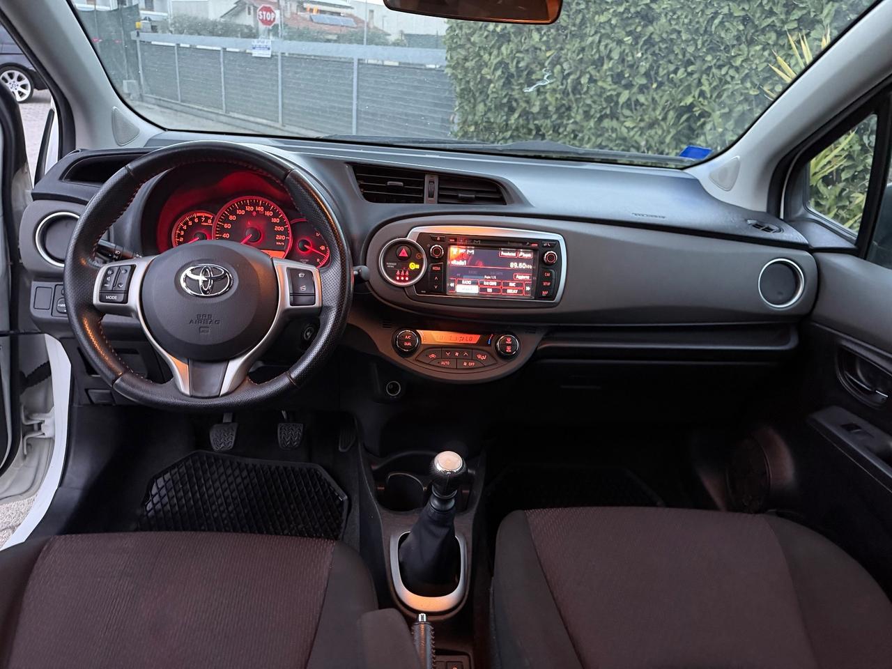 Toyota Yaris 1.3 5PORTE 99CV GOMMATA OK PERFETTA !