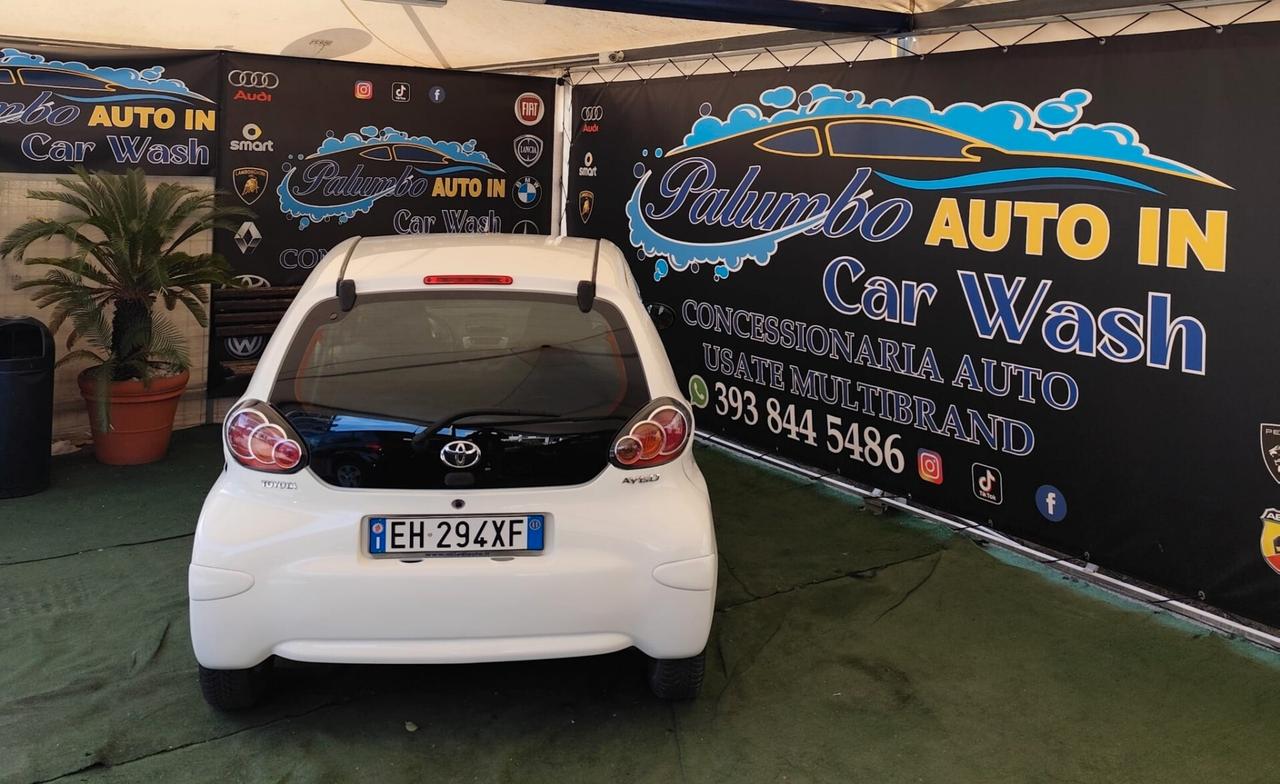 Toyota Aygo 1.0 12V VVT-i 5 porte Now Connect
