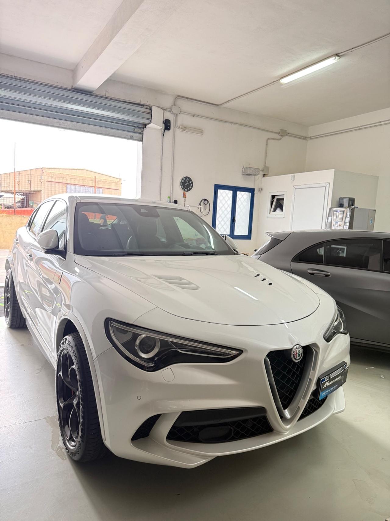 Alfa Romeo Stelvio 2.9 Bi-Turbo V6 510 CV AT8 Quadrifoglio
