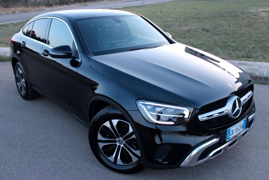 MERCEDES GLC coupé 200 d 4Matic *Pelle *Display 10,25