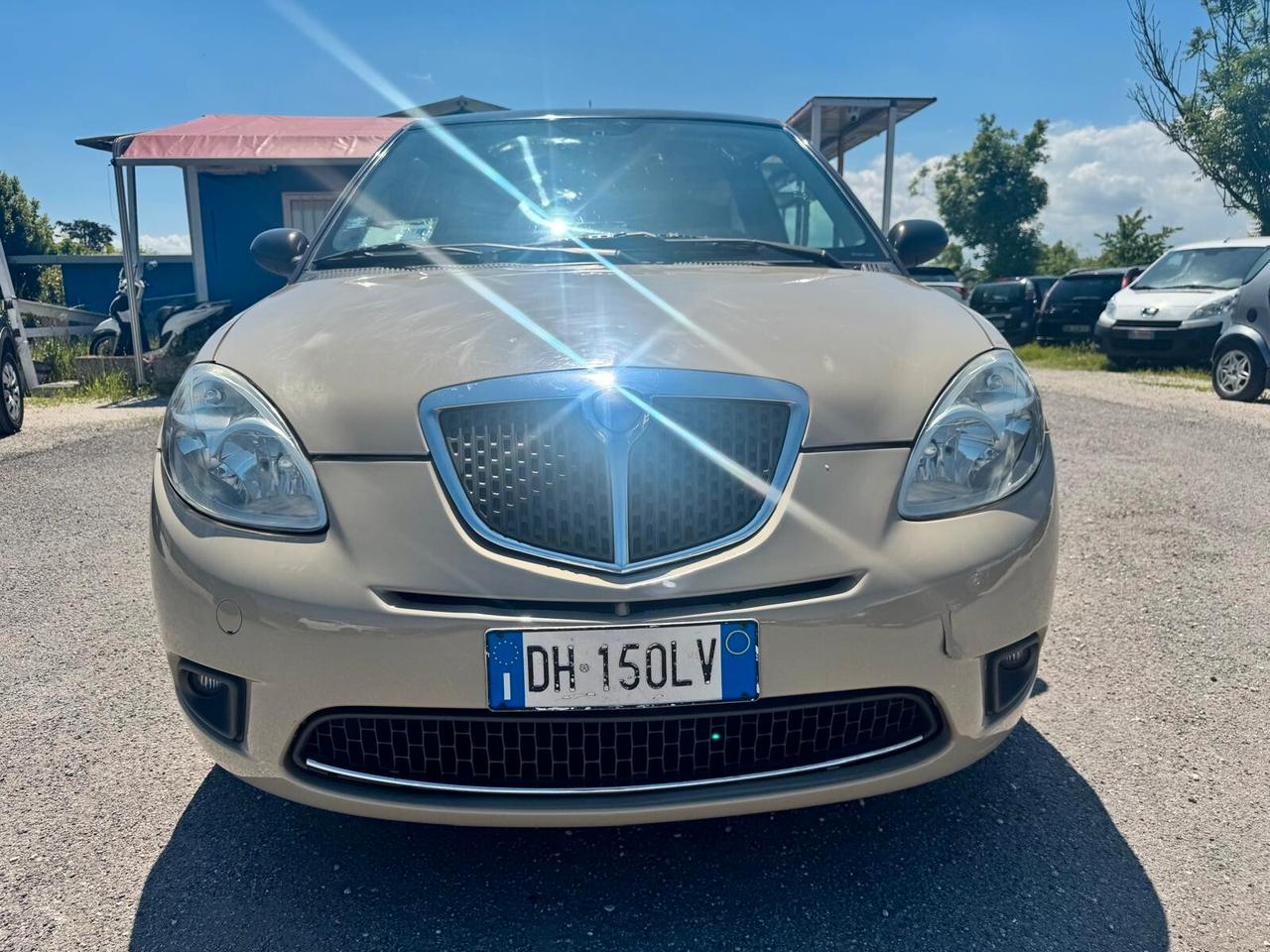 Lancia Ypsilon 1.4 Platino