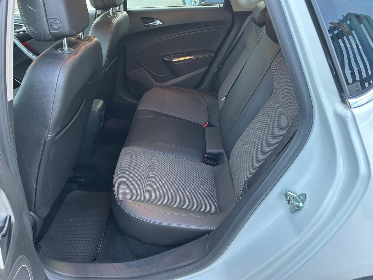 Opel Astra 1.7 CDTI 110 cv cosmo 2012