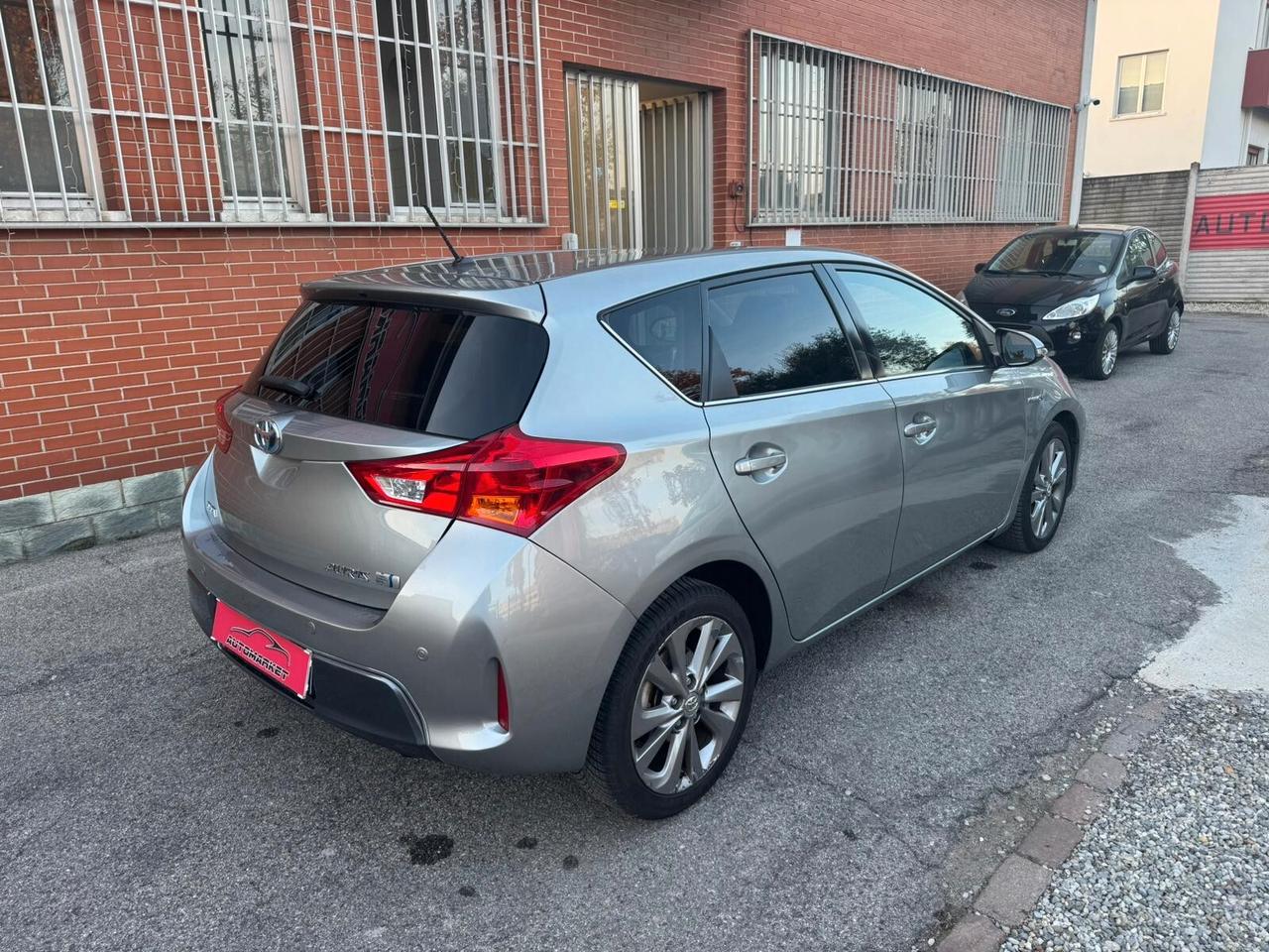 Toyota Auris 1.8 Hybrid Lounge