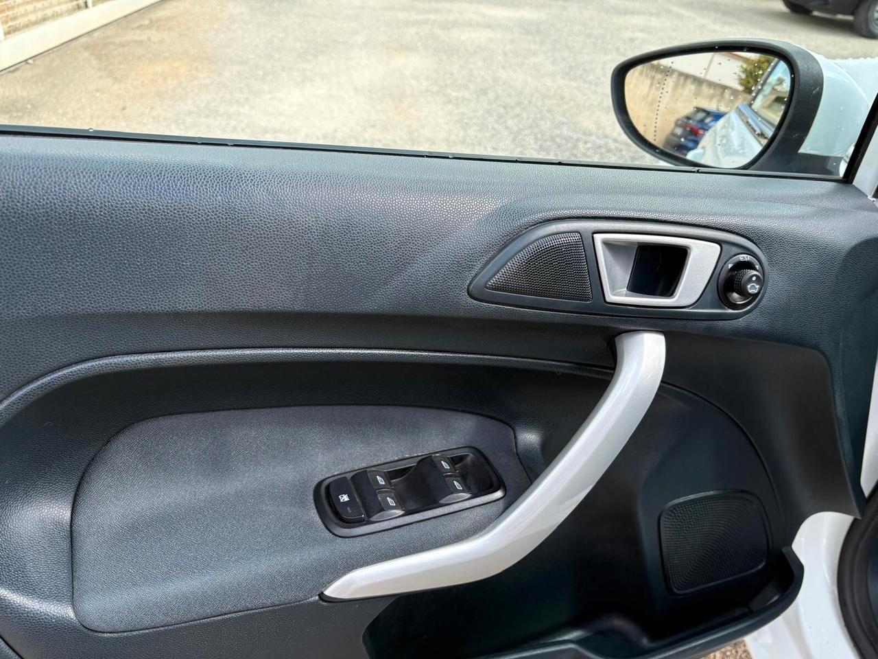 Ford Fiesta 1.2 Benzina 82 CV 5 porte Titanium