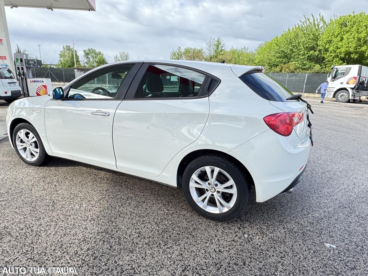 ALFA ROMEO GIULIETTA 1.6 SPORT INTERNI IN PELLE