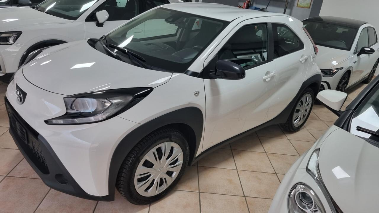 Toyota Aygo Connect 1.0 VVT-i 72 CV 5 porte x-play