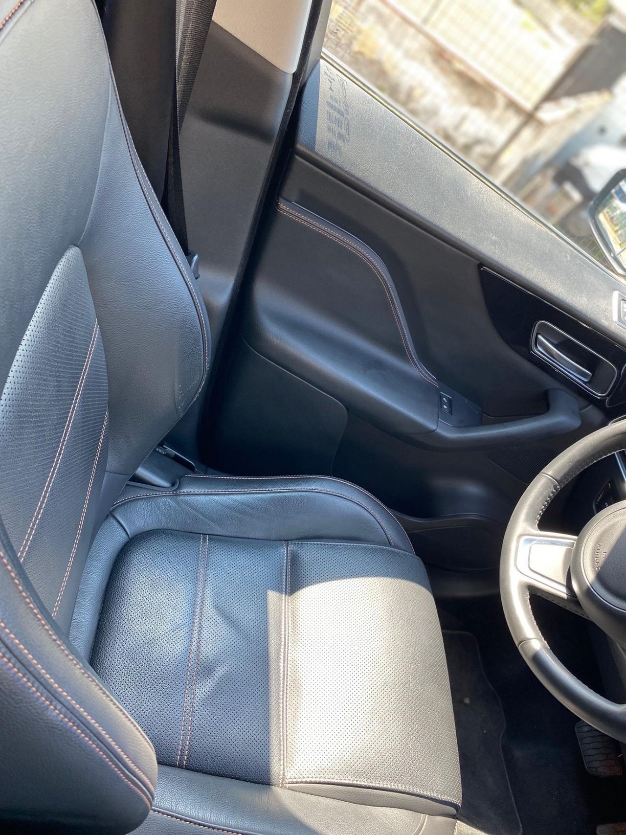 Jaguar F-Pace 2.0 D 180 CV AWD aut. R-Sport