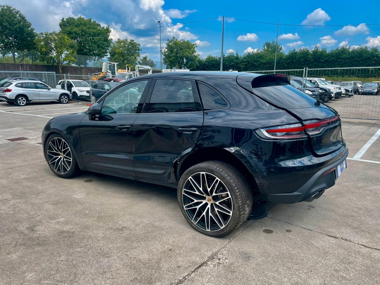 Porsche Macan 2.0 *** VEICOLO SINISTRATO VA IN MOTO ***